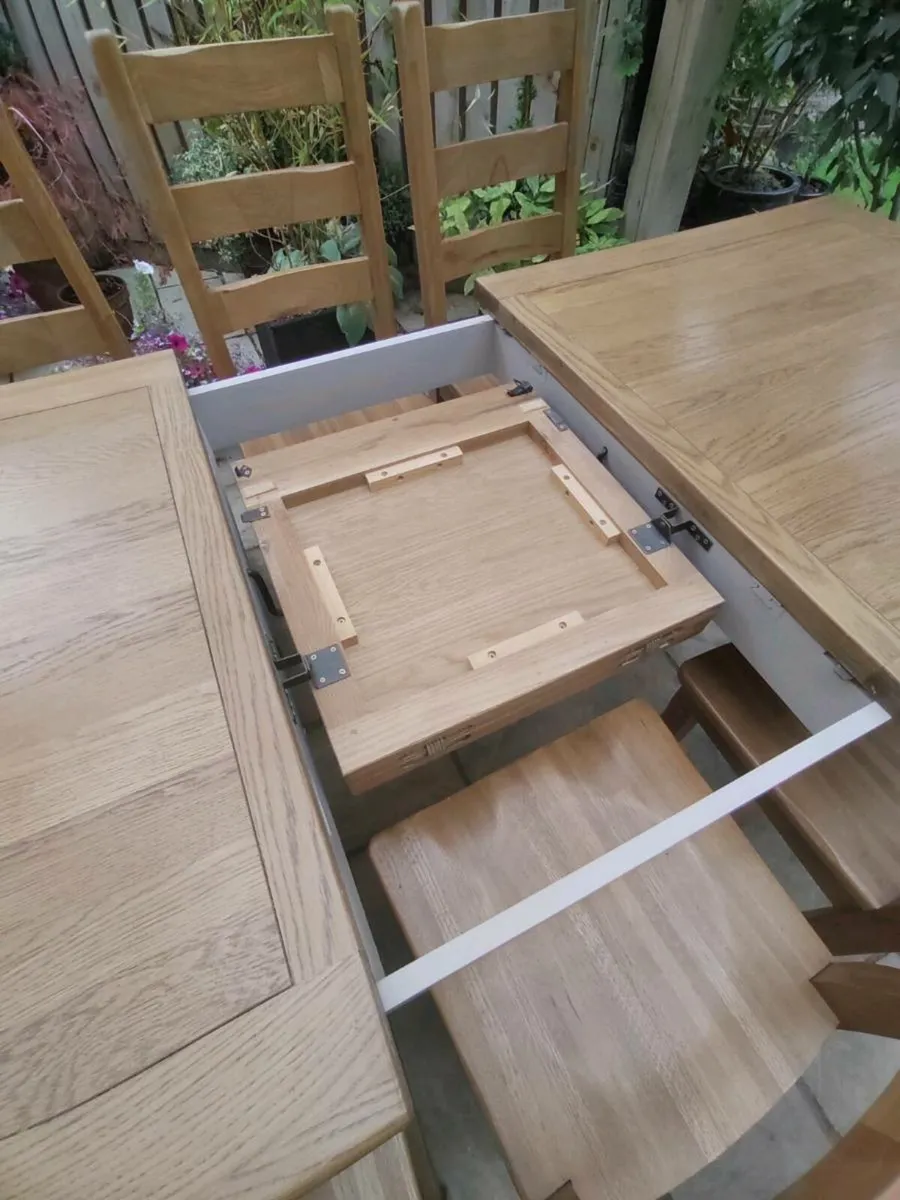 Large oak table - Image 3