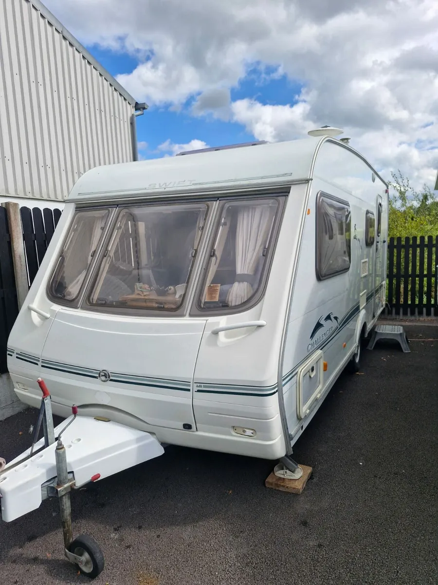 Swift caravan - Image 1