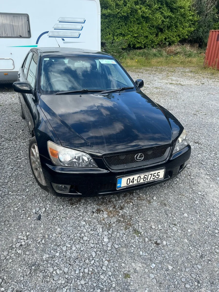 Lexus is200 2004 - Image 1