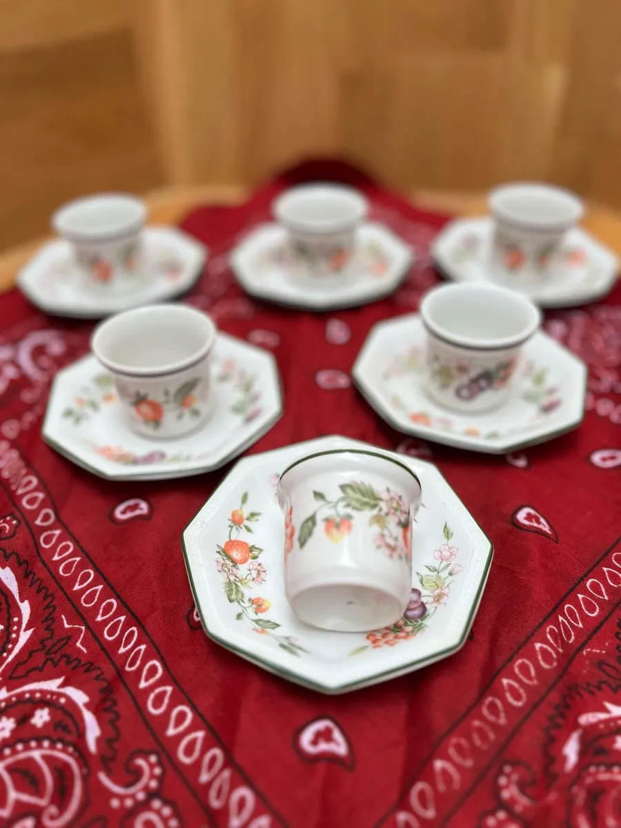 Egg cups - Image 2