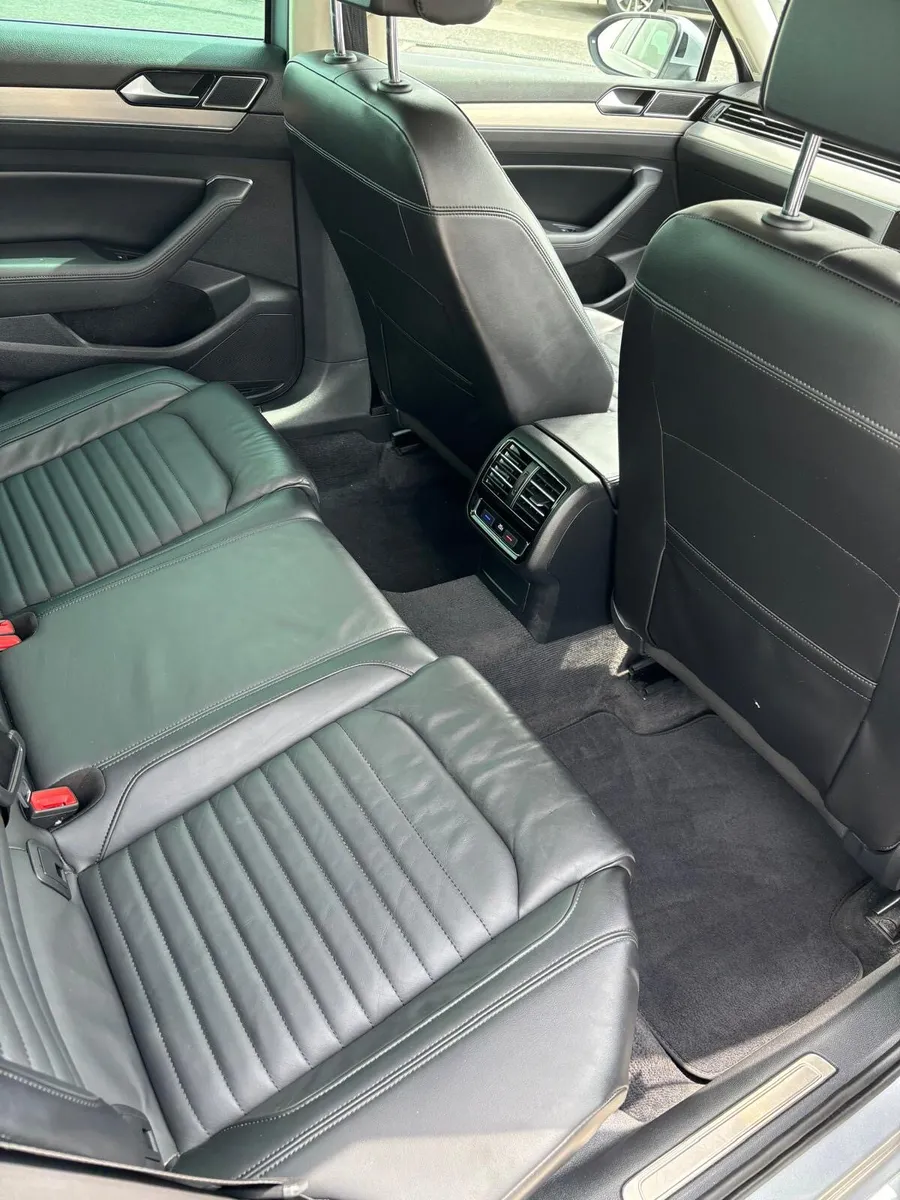 Highline Passat Low Mileage - Image 3