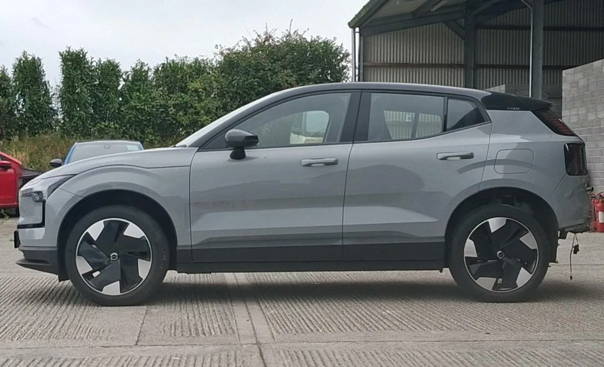 2024 VOLVO EX30 PLUS - Image 3