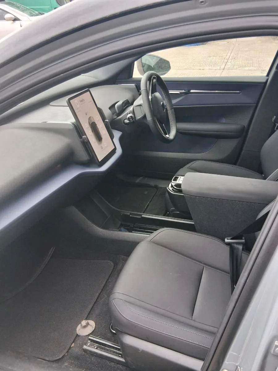 2024 VOLVO EX30 PLUS - Image 3