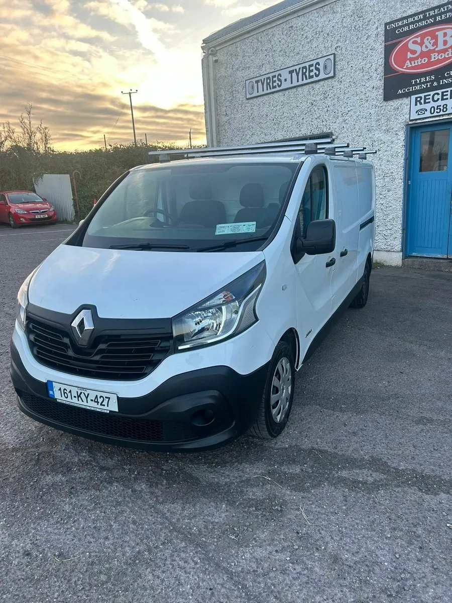 Renault Trafic 2016 - Image 2