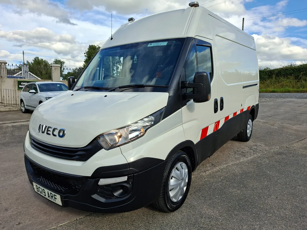 ONLY 76K 2019 IVECO DAILY COMPRESSOR VAN - Image 3