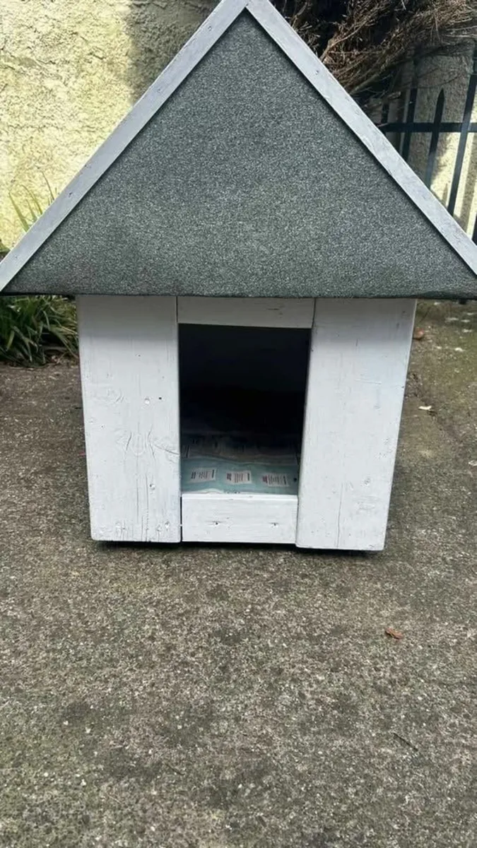 Dog kennel - Image 1