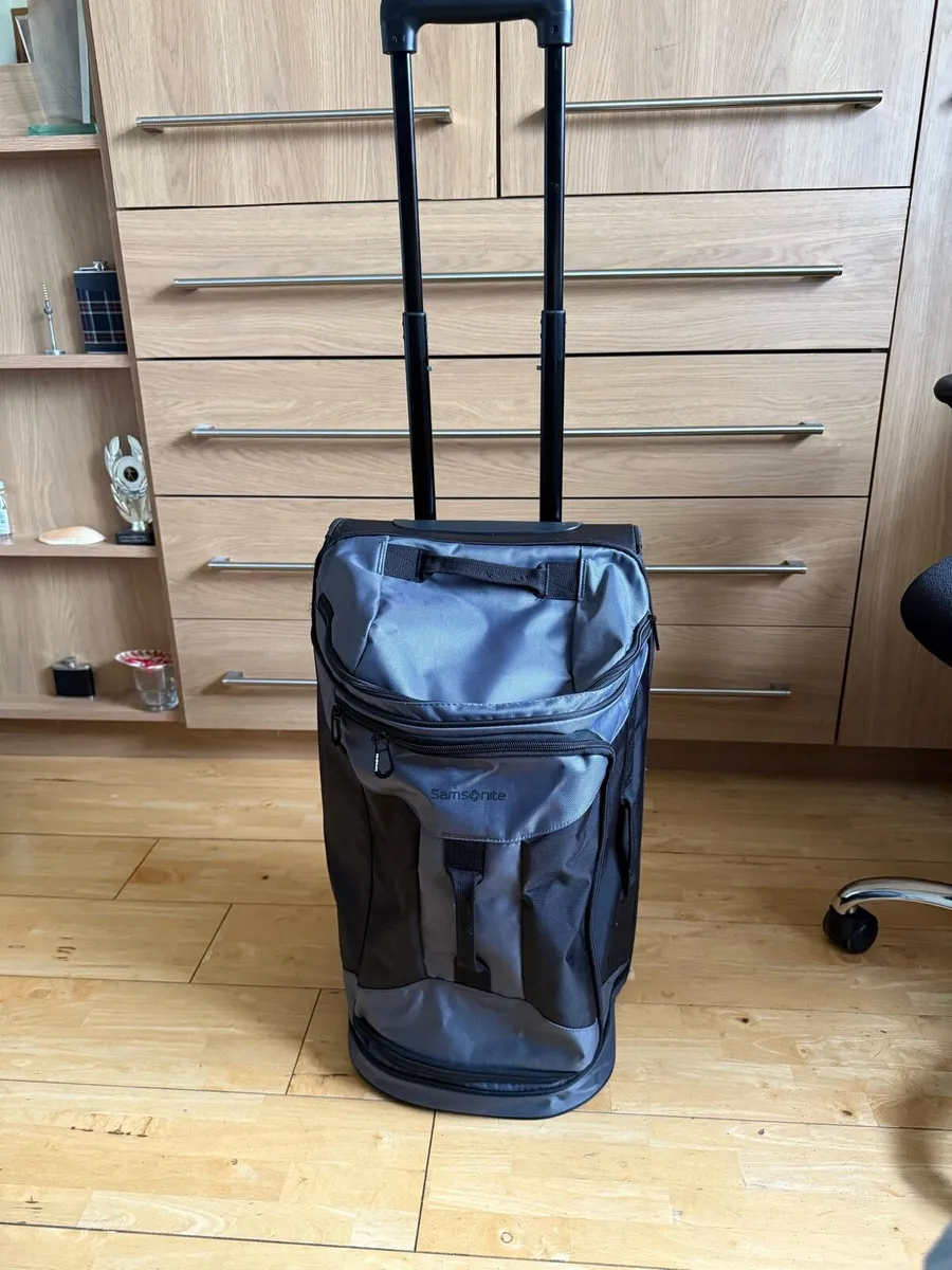Samsonite Andante 2 Wheeled Duffel 22" - Image 4