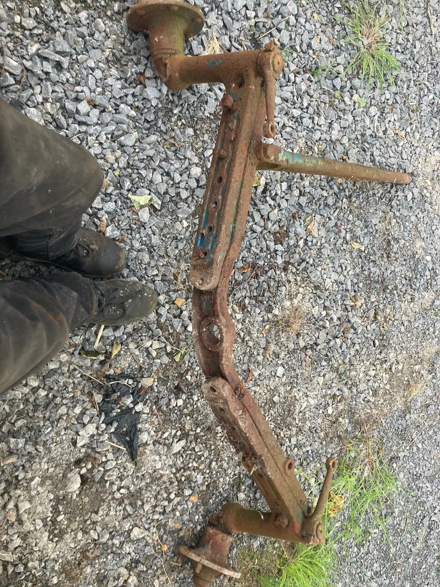 Front axel for dexter
