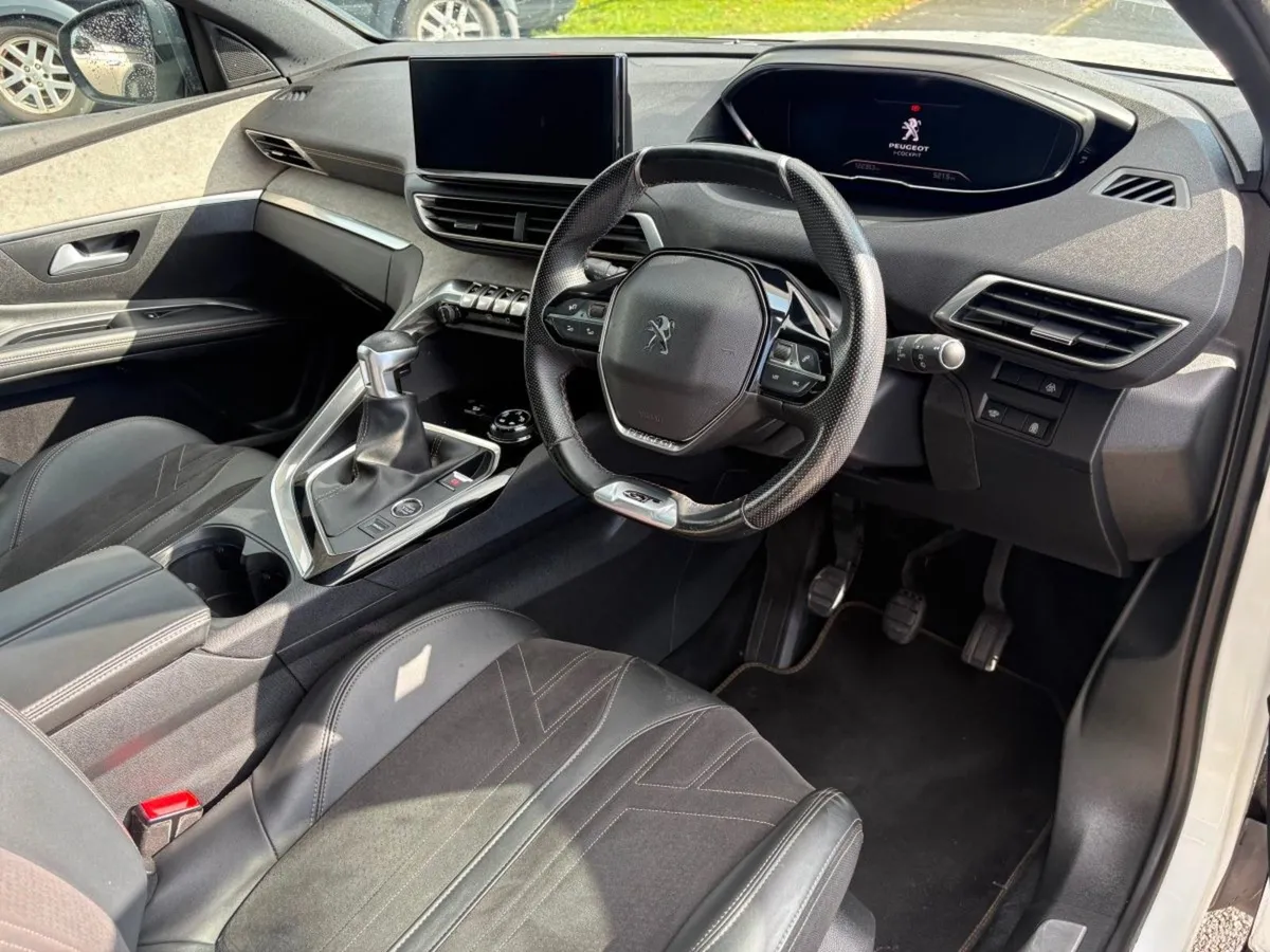 Peugeot 5008 7 Seats /130bhp / Glass Roof / GT Sp - Image 3