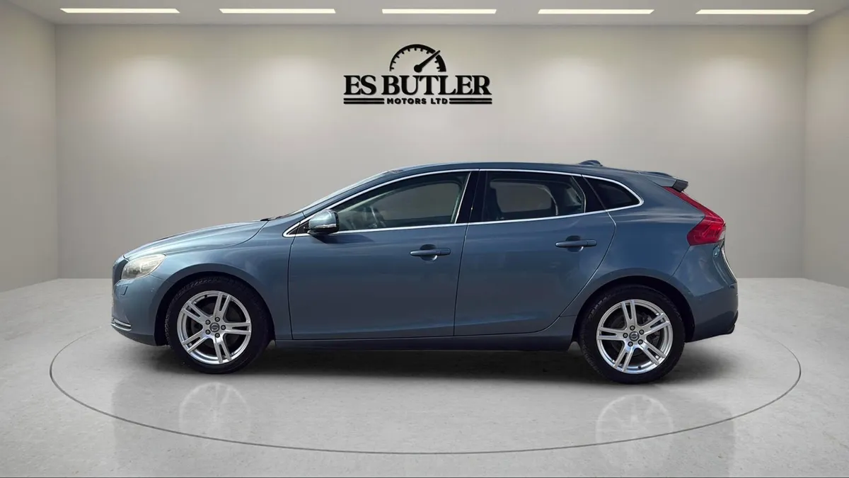 2013 Volvo V40 1.6L AUTO T4 12MONTHS WARRANTY - Image 2