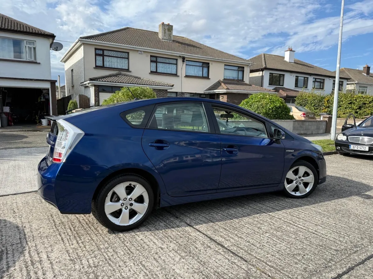 Toyota Prius - Image 2