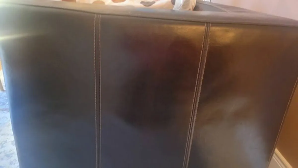 Dark brown leather couch perfect condition - Image 2
