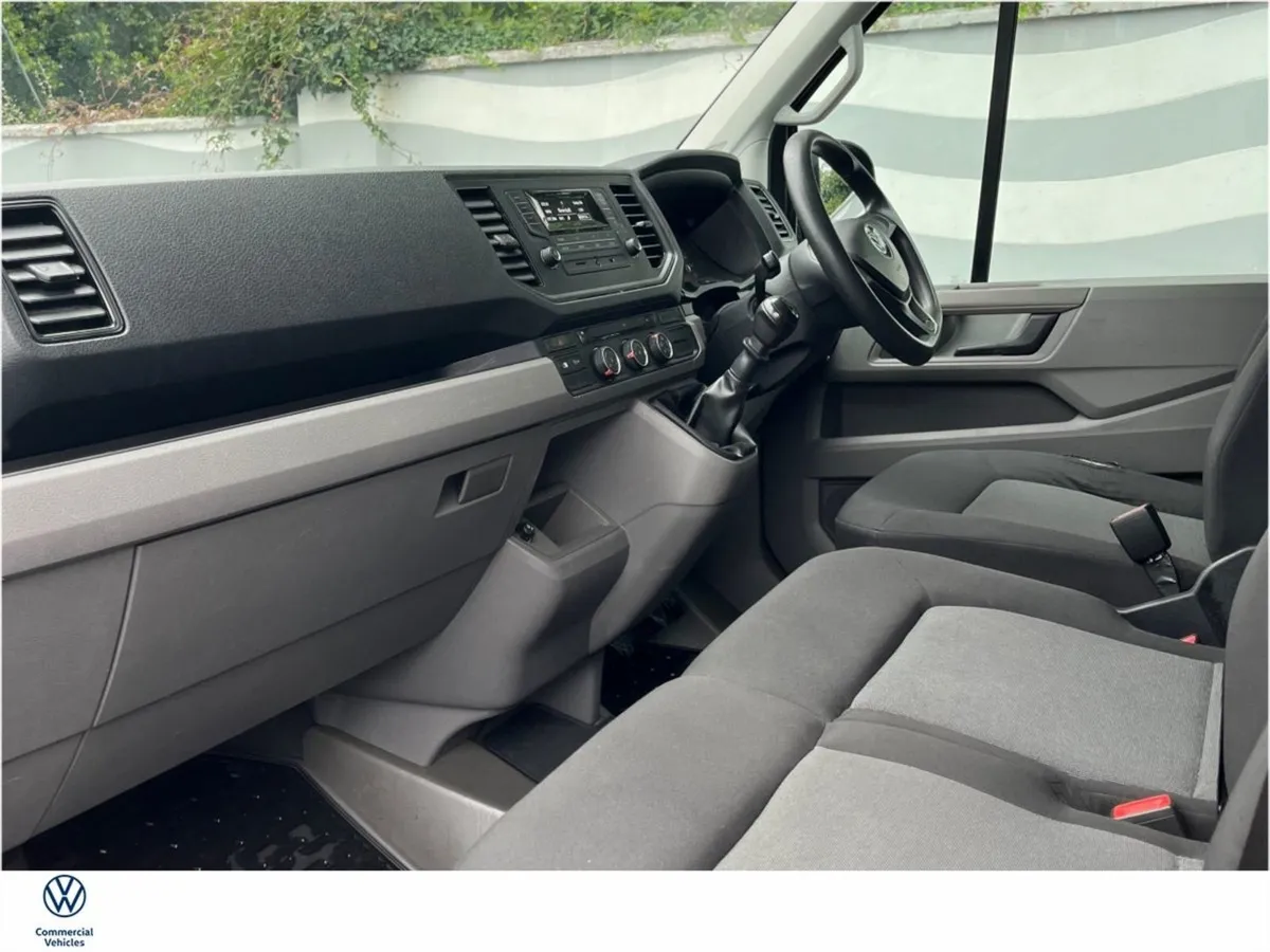 Volkswagen Crafter 30 Medium Wheel Base 2.0tdi 10 - Image 3