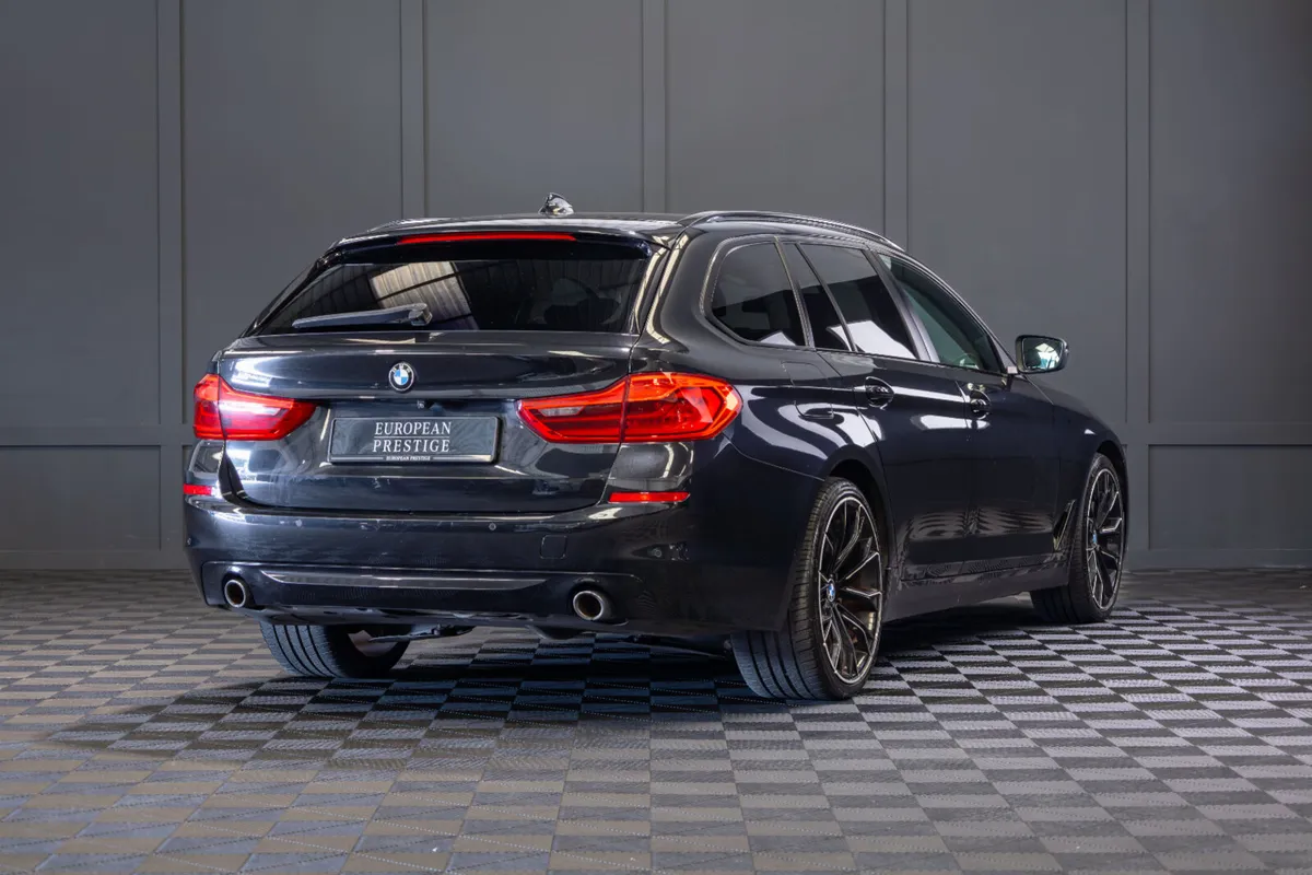 2018 BMW 5-Series 520d - Image 3