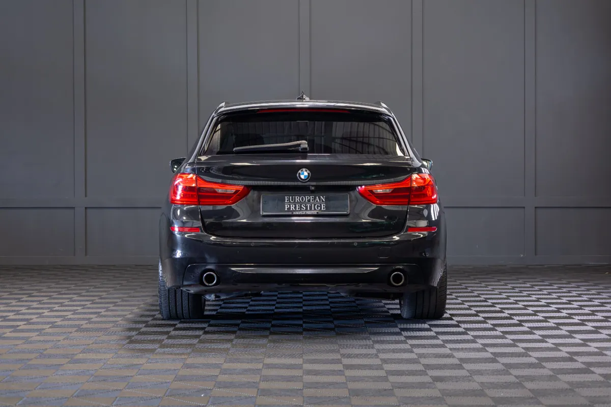 2018 BMW 5-Series 520d - Image 4