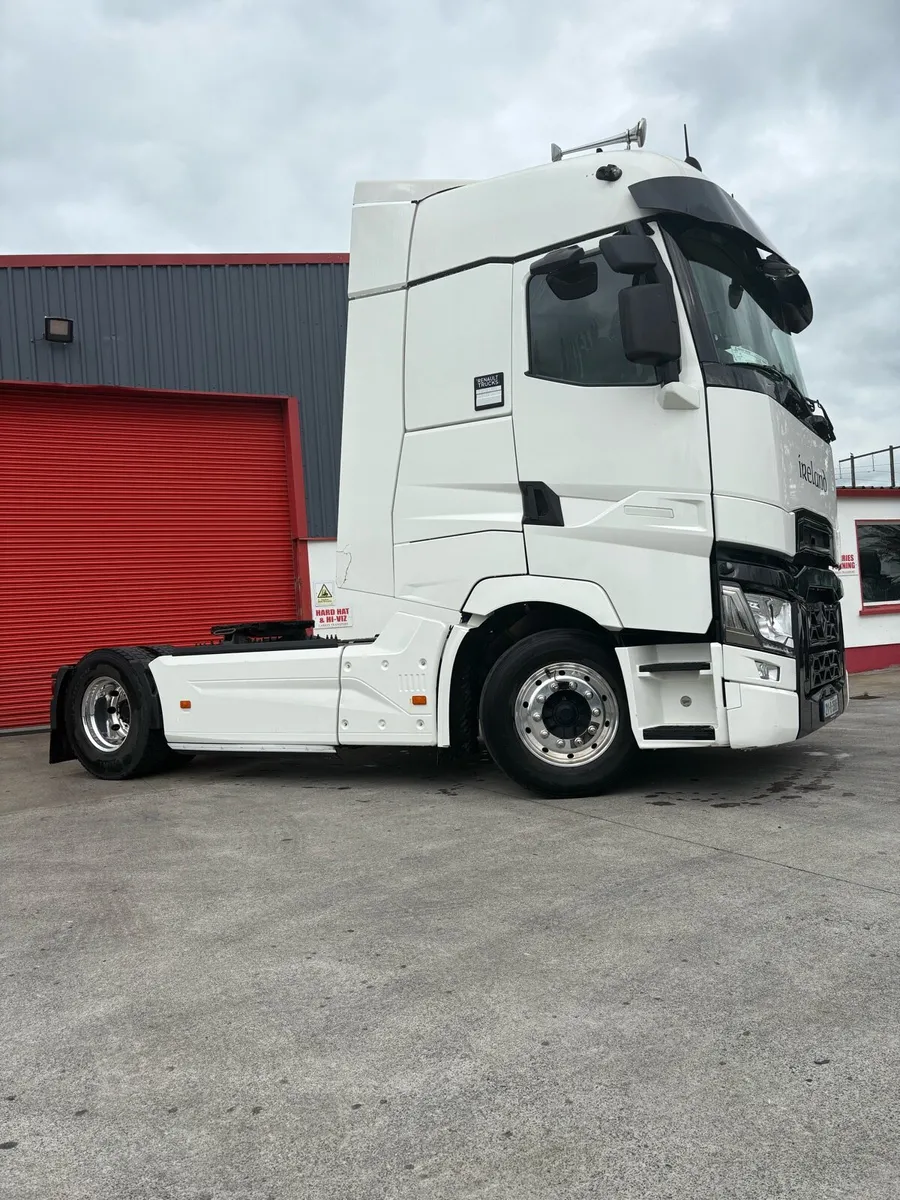 Renault T480 2021 4x2 LHD low km - Image 2