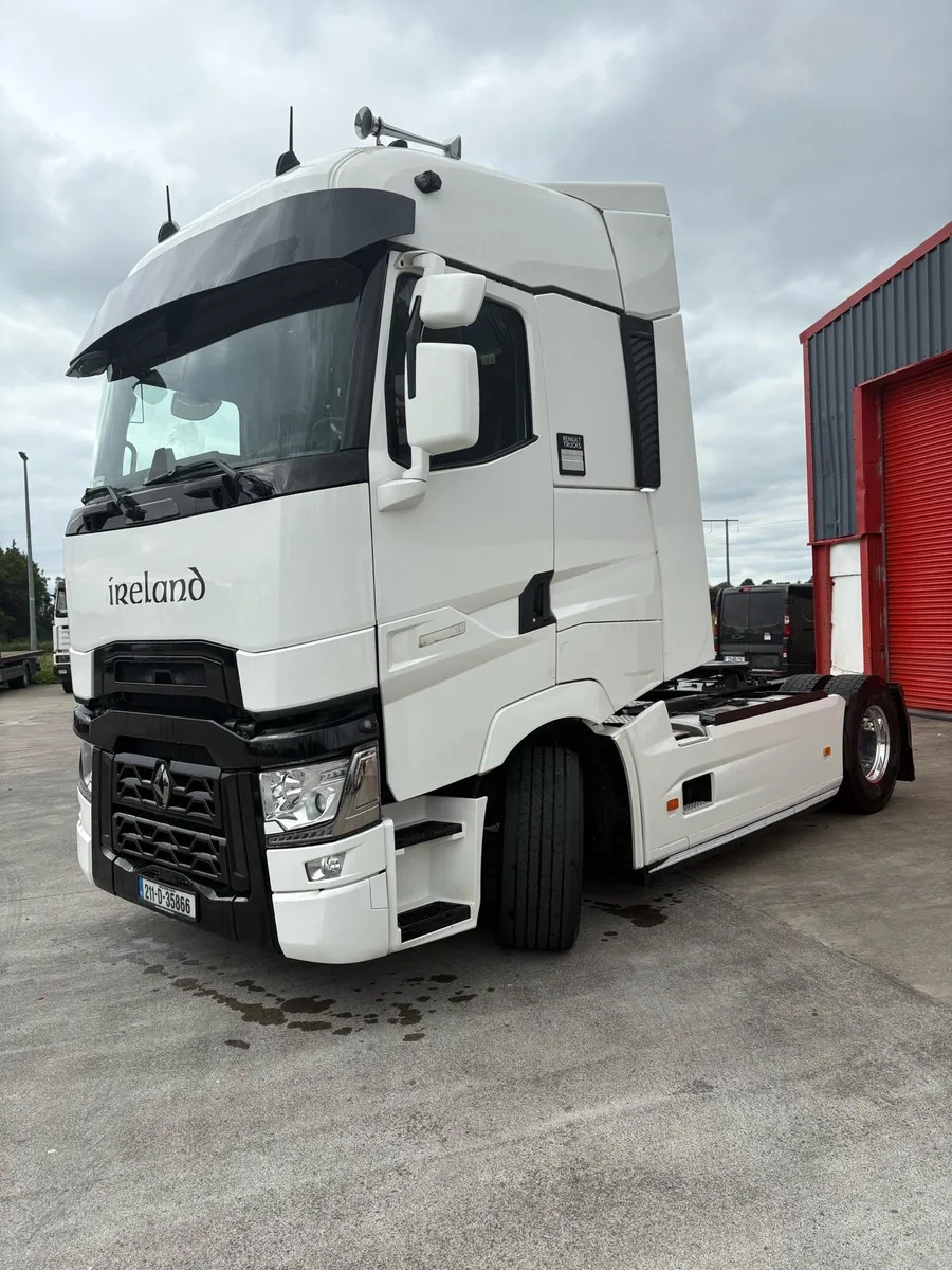 Renault T480 2021 4x2 LHD low km - Image 3