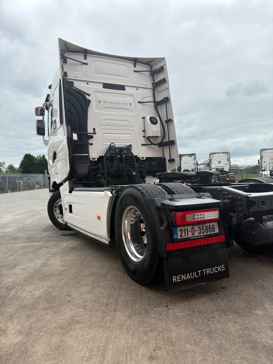 Renault T480 2021 4x2 LHD low km - Image 4