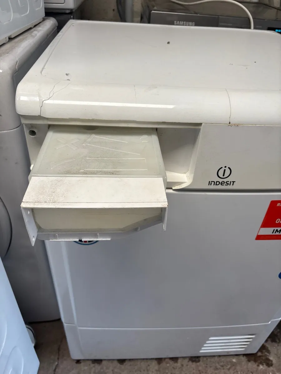 Indesit Condenser Dryer 8kg Drum - Image 2