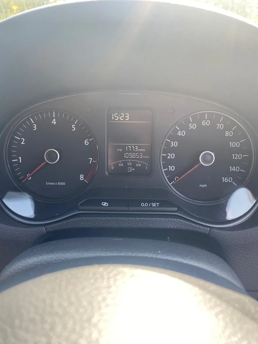 Volkswagen Polo 2011 - Image 2