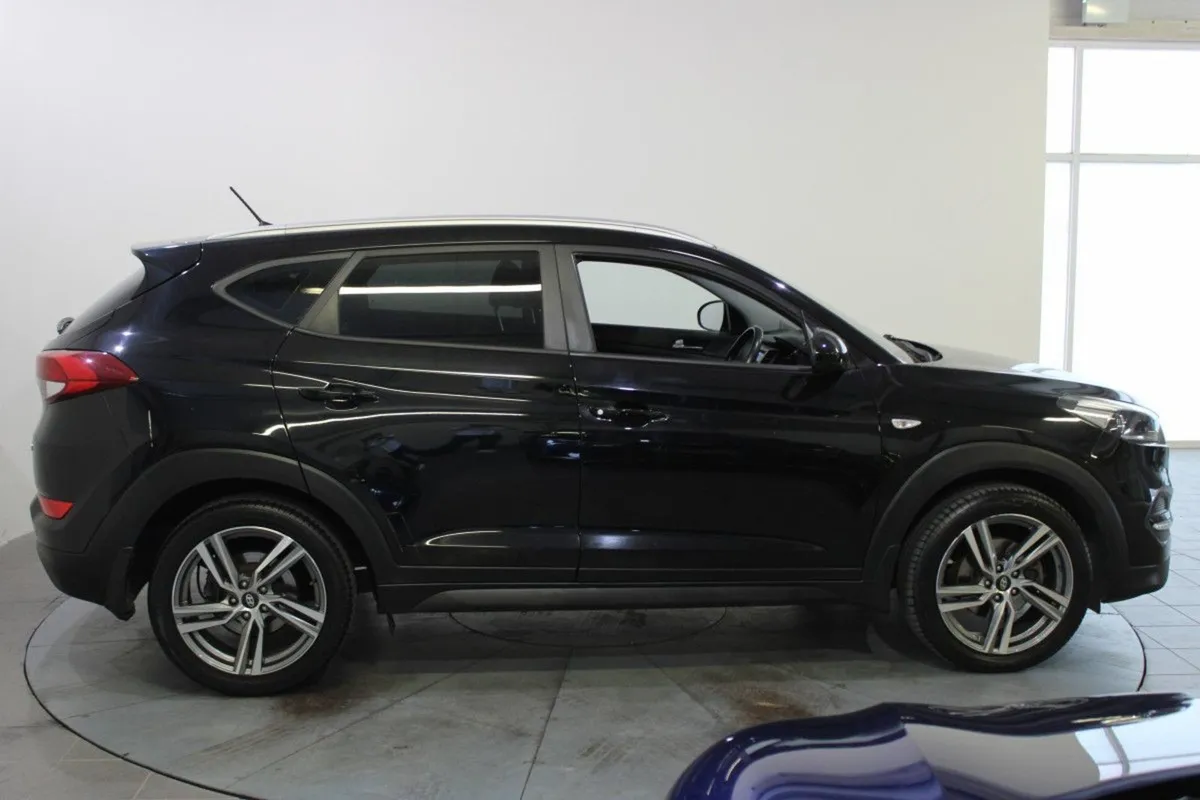 Hyundai Tucson 1.7 D Comfort 5DR - Image 3