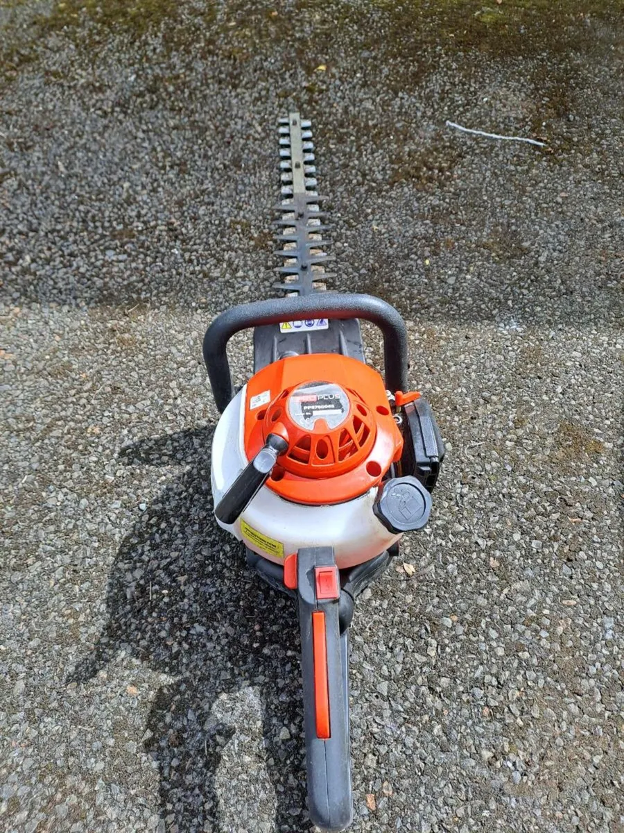 Hedge trimmer - Image 1