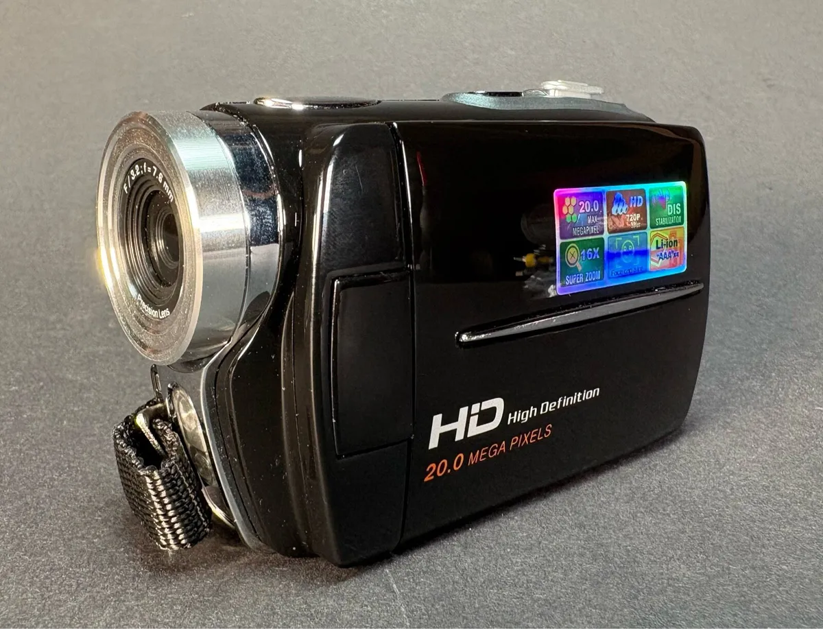 DVC Digital Video Camera with 16X Digital Zoom - Image 3