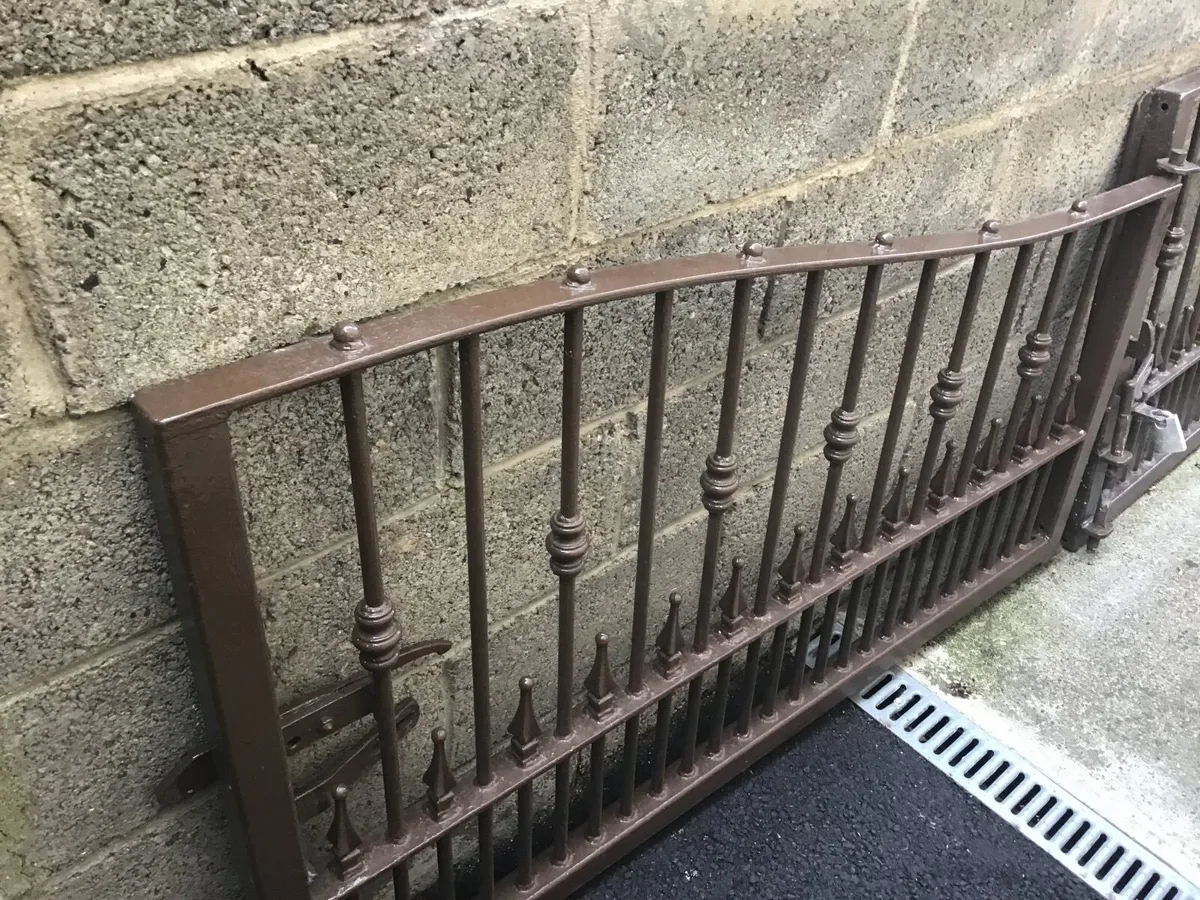 Steel gates - Image 1