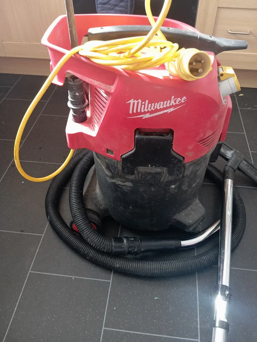 Milwaukee AS 300 EMAC Wet and dry vacuum cleaner M - Image 2