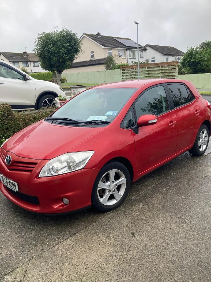 Toyota Auris 2010 - Image 1