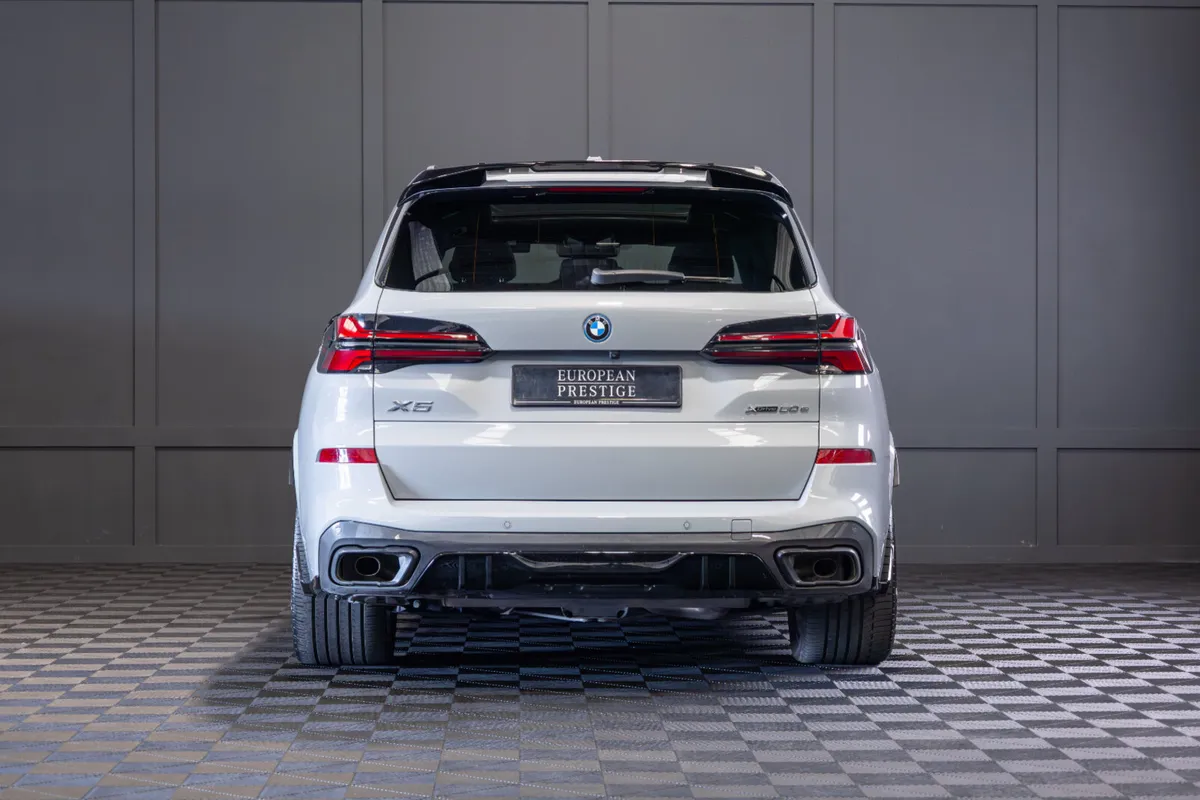2025 BMW X5 X-Drive 50e M-Sport - Image 4