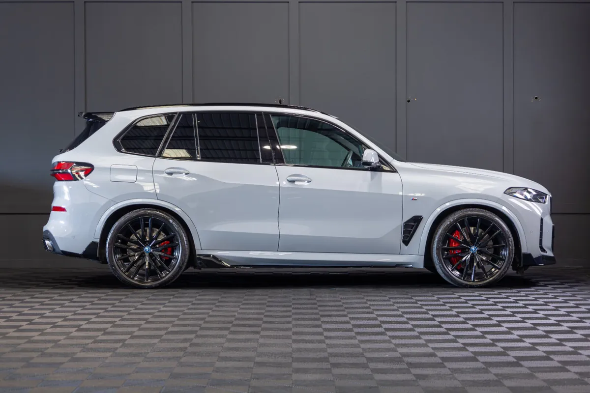 2025 BMW X5 X-Drive 50e M-Sport - Image 2