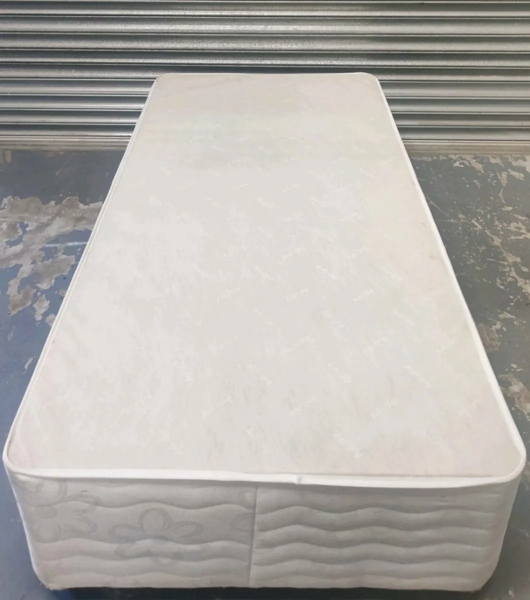 3ft single bed divan base - Image 1