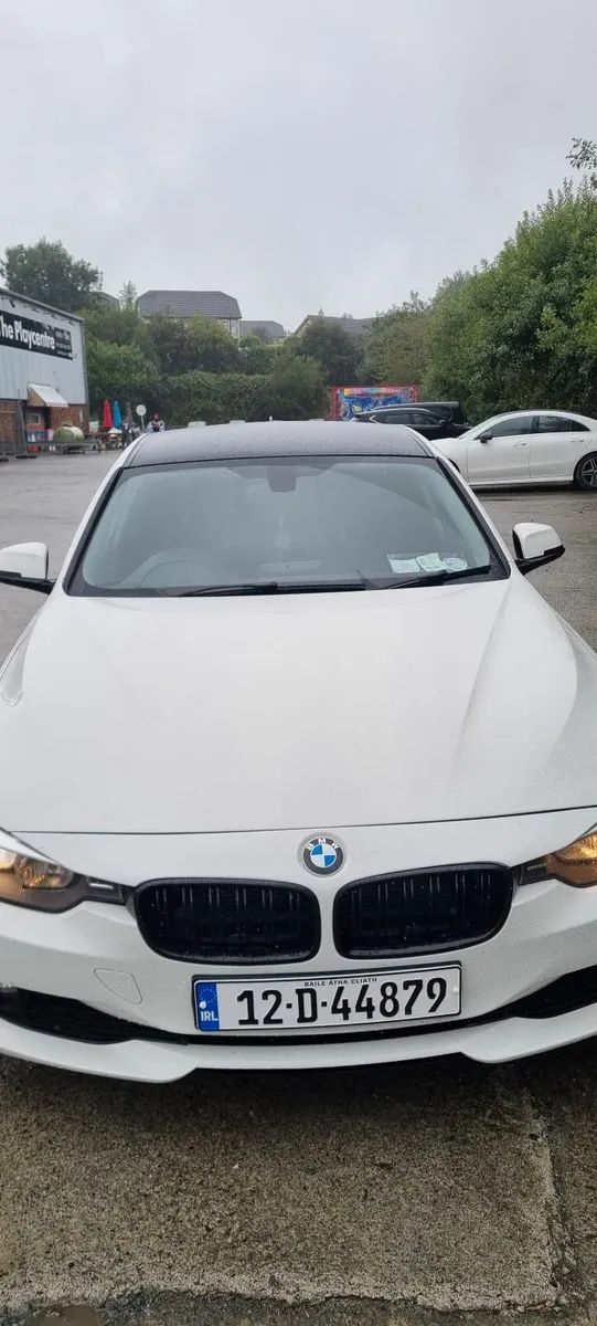 BMW 3-Series 2012 - Image 2
