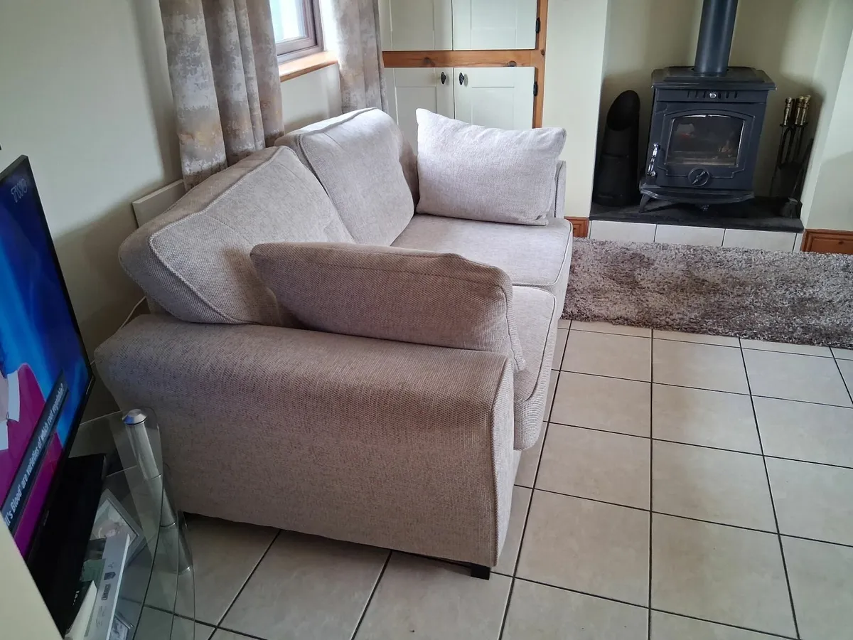 Couch & two matching chairs - Image 4