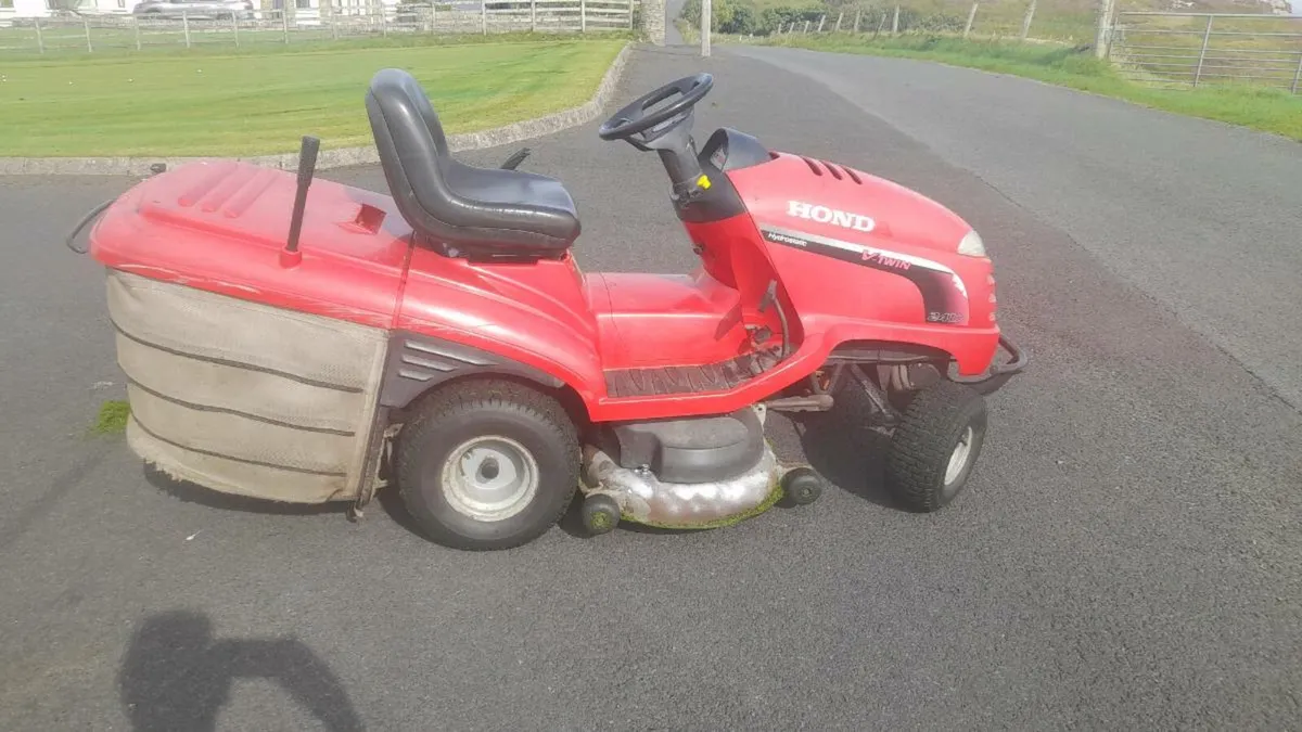 2417 Honda Lawnmower - Image 4