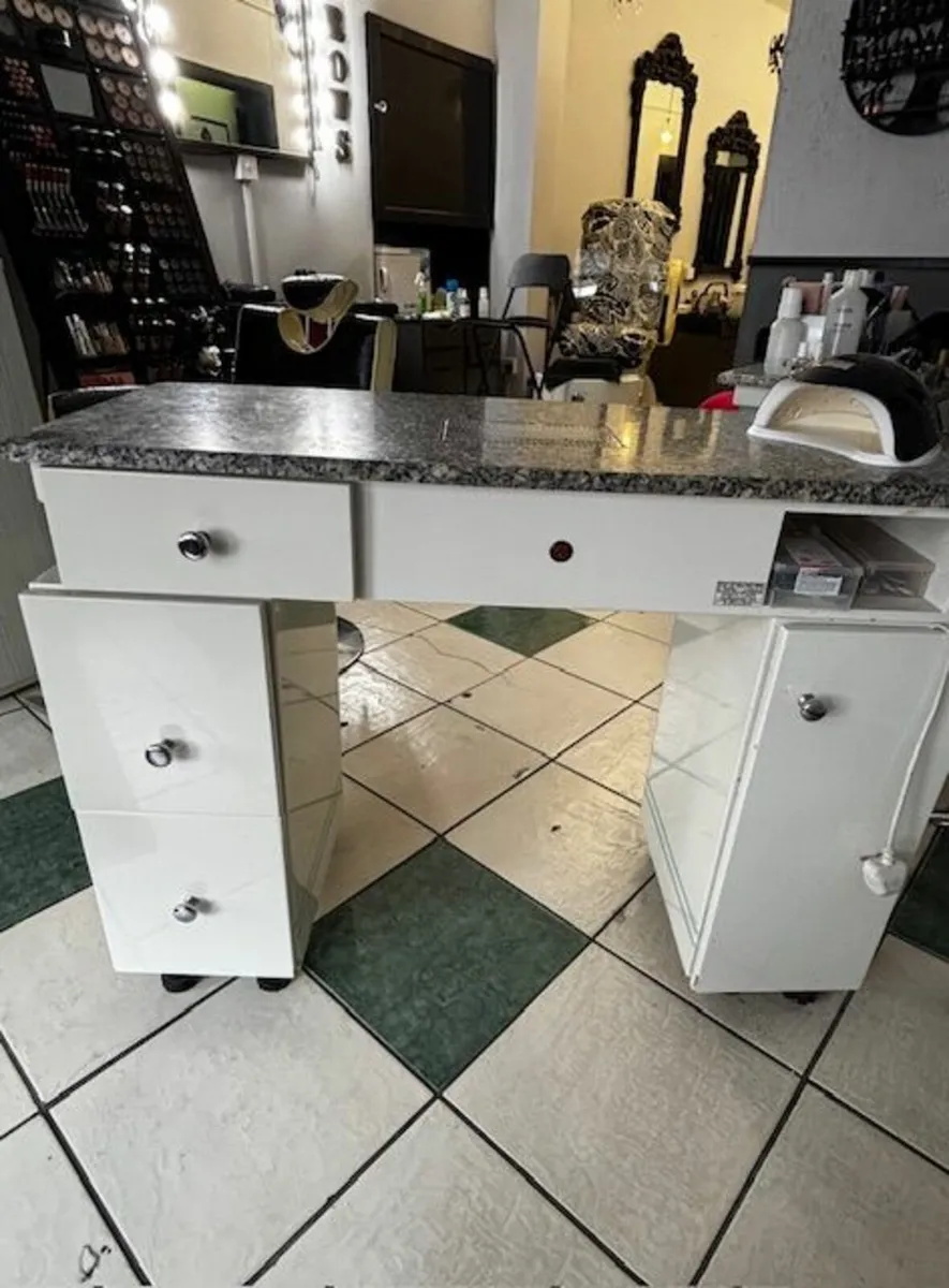 Nail Desk with Extractor - Image 4