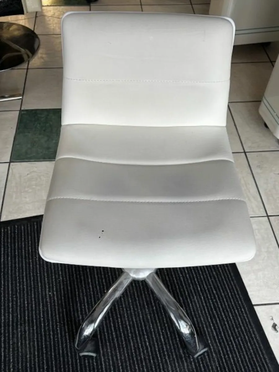 White Manicure Chair - Image 3