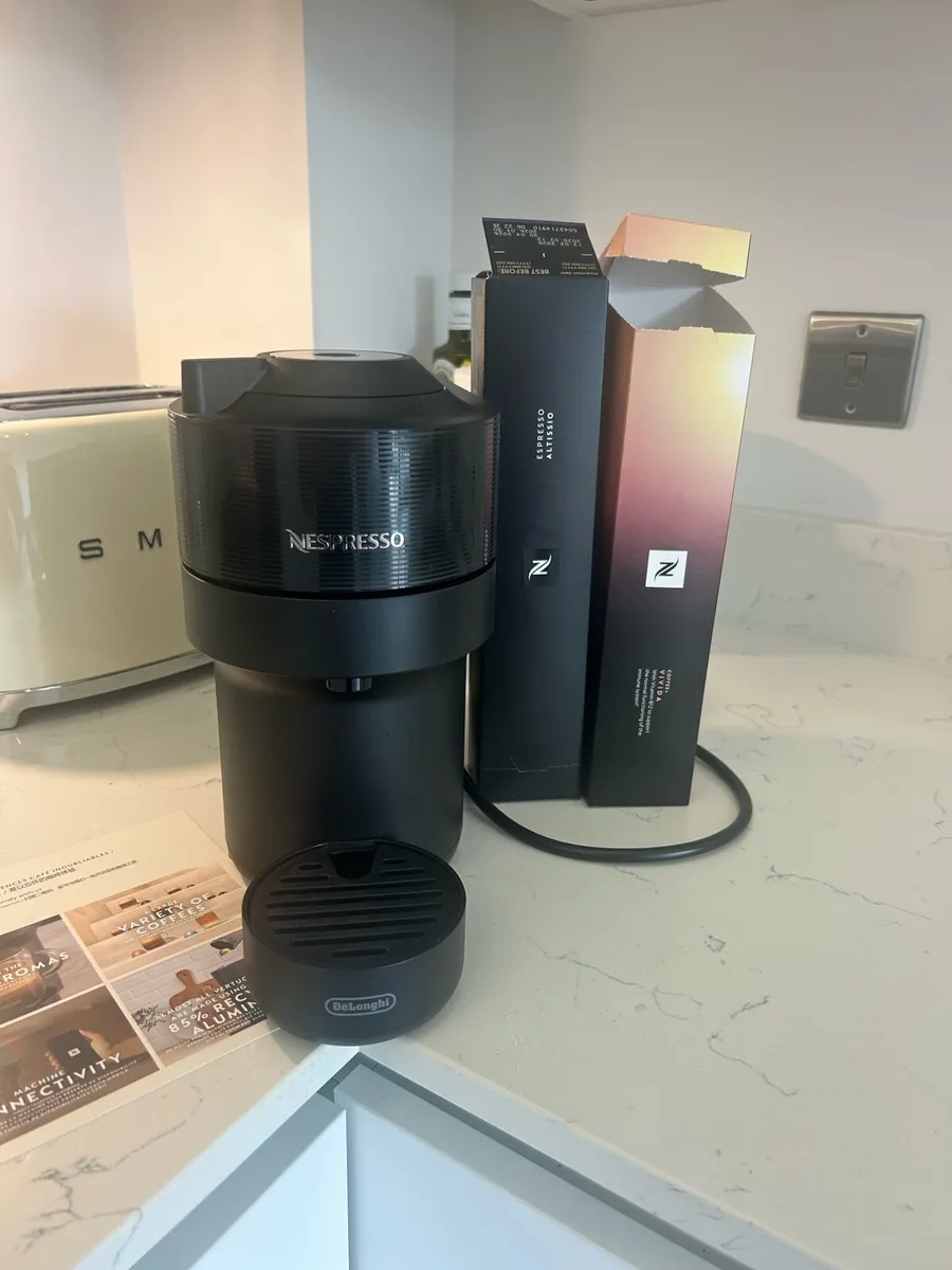 Nespresso Verturo Next Coffee Machine (De’Longhi) - Image 1