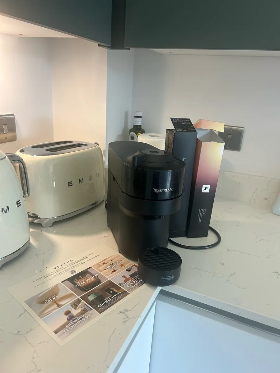 Nespresso Verturo Next Coffee Machine (De’Longhi) - Image 2