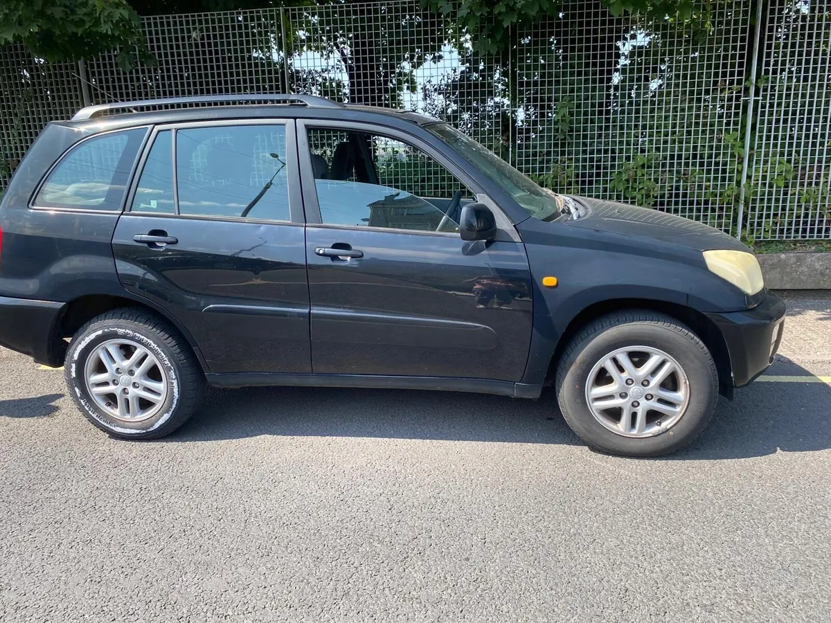 Toyota RAV4 - Image 2