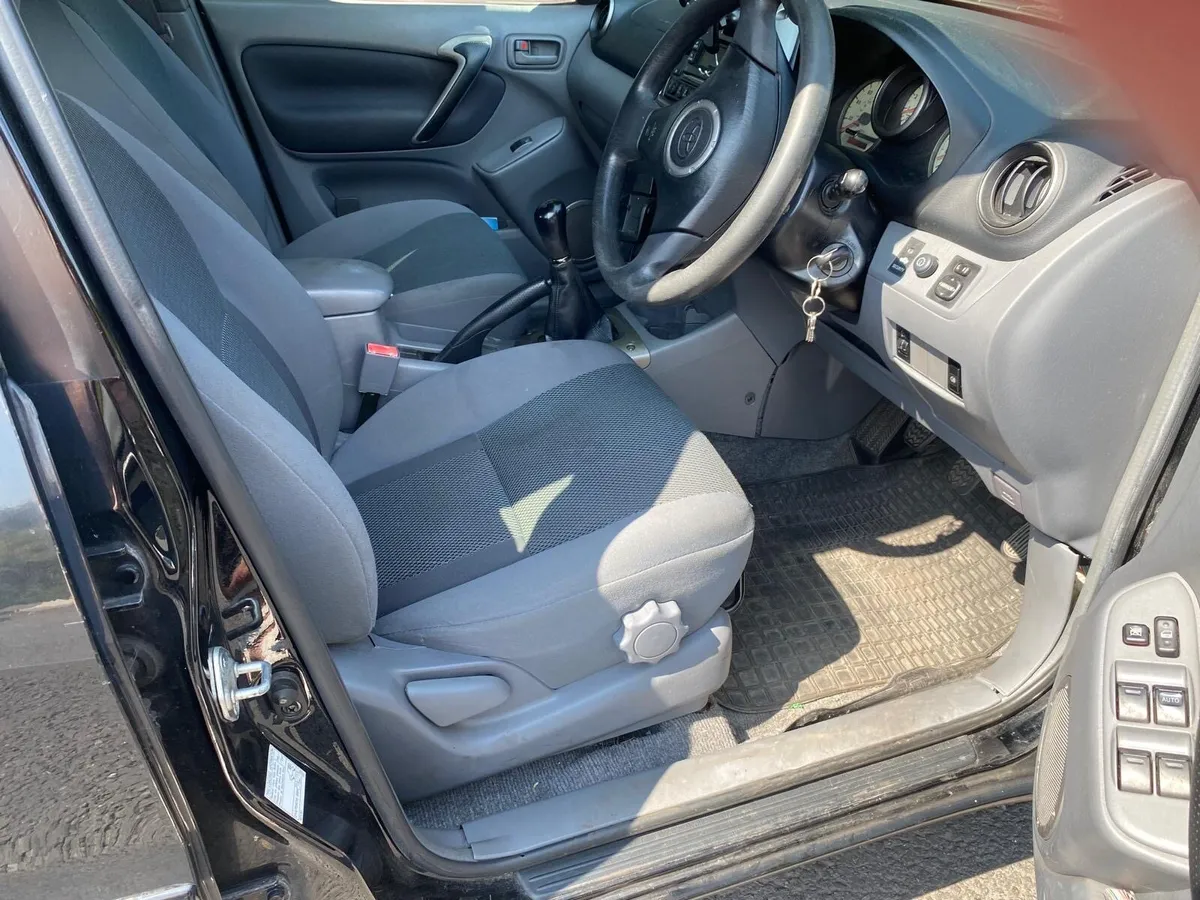 Toyota RAV4 - Image 3