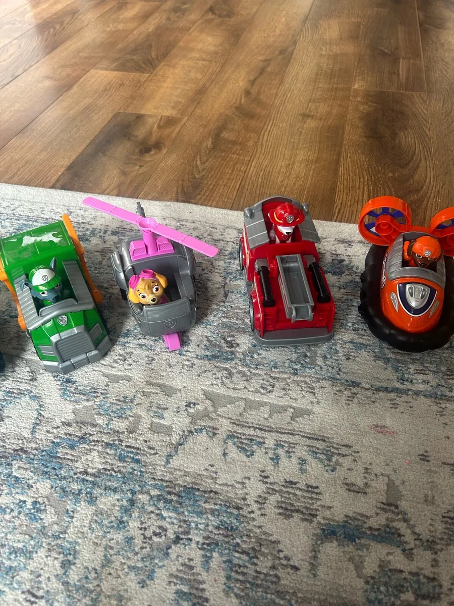 Paw patrol character toys - Image 1