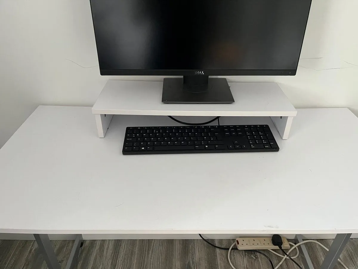 Home office set: desk, monitor and key board - Image 2