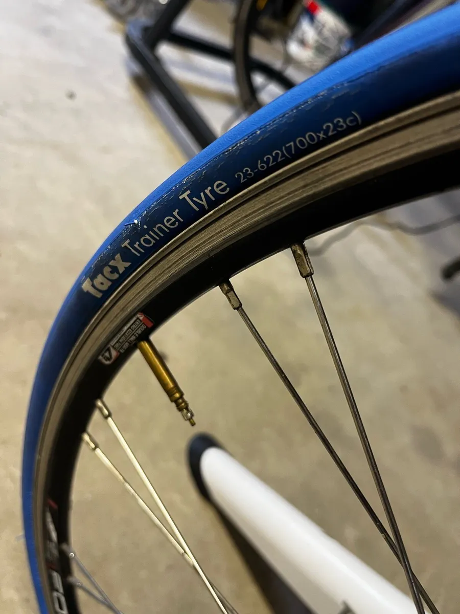 Tacx Vortex Turbo trainer with training wheel/tyre - Image 4