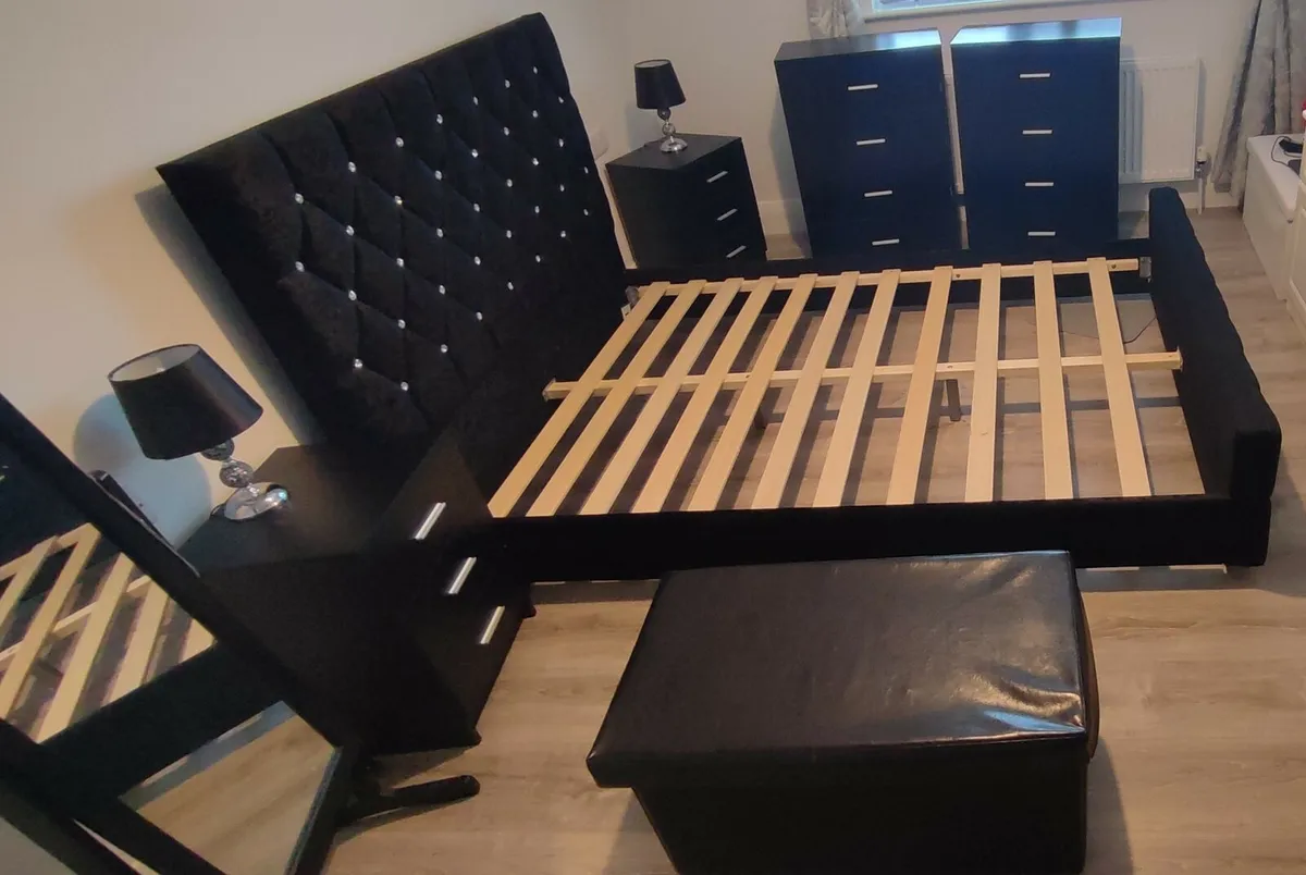 Bedroom furniture - Image 2