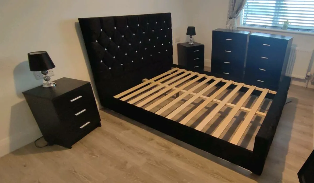 Bedroom furniture - Image 1