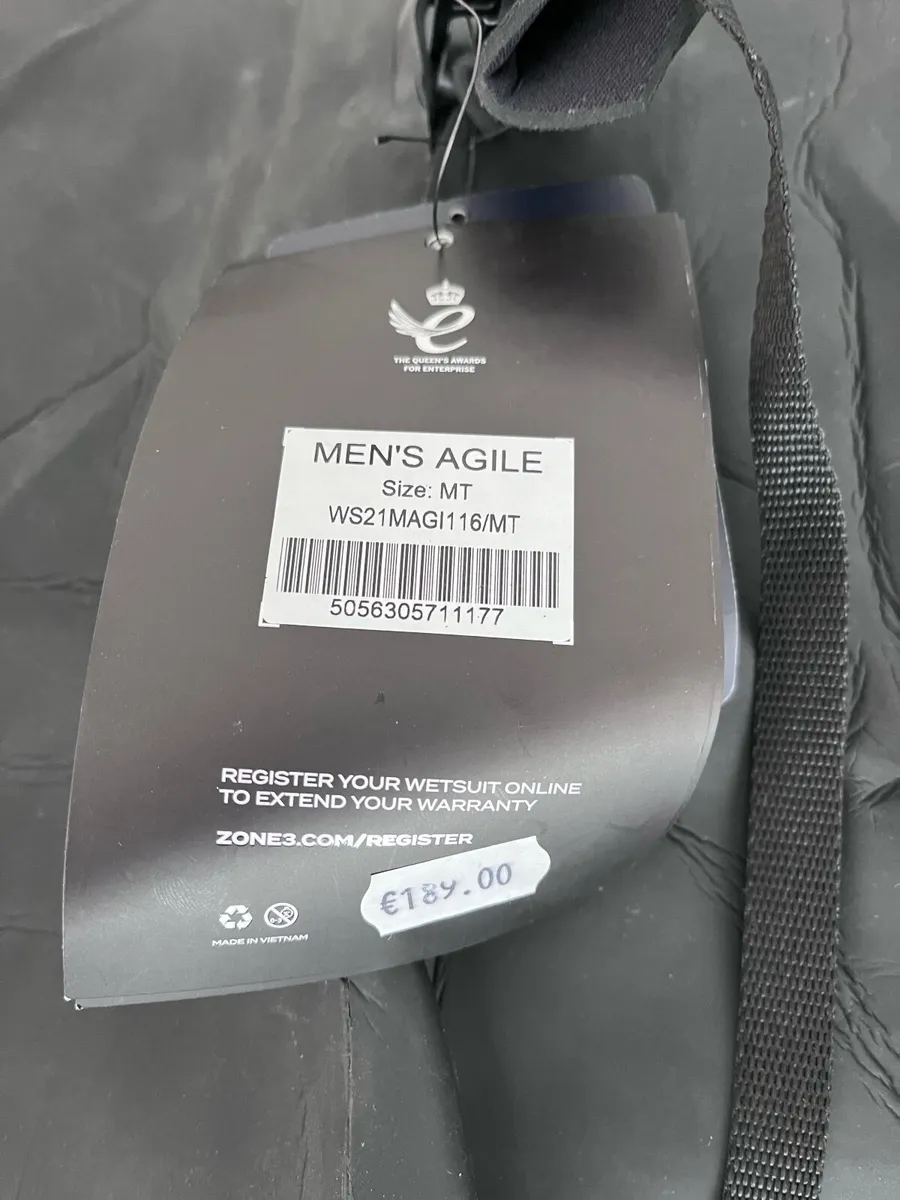 Zone3 Men's Agile Wetsuit - Size MT - Image 1