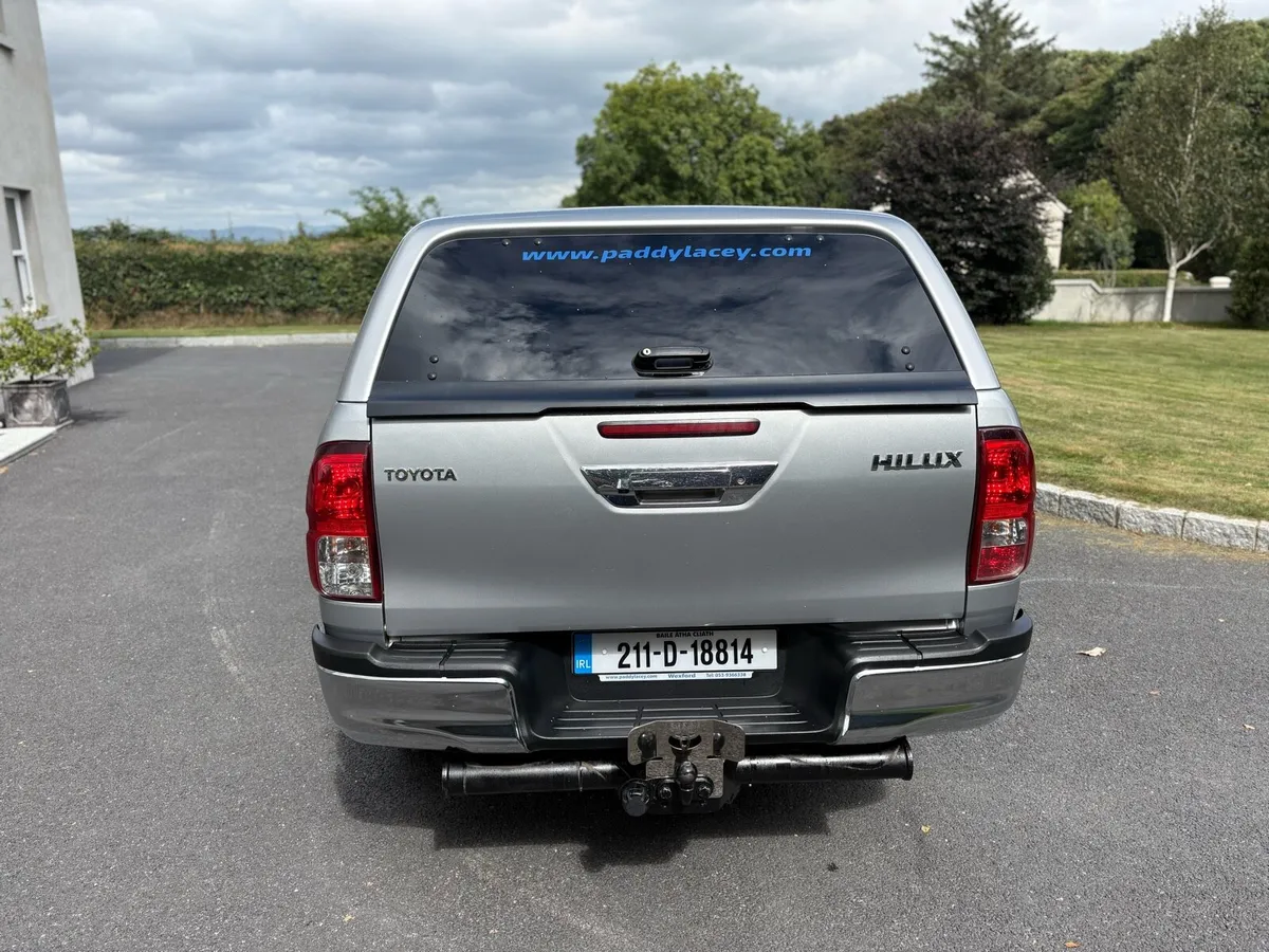 Toyota hilux sr5 mint condition - Image 4