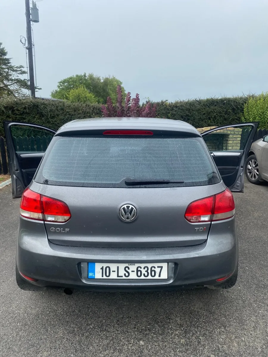 Volkswagen Golf 2010 - Image 2